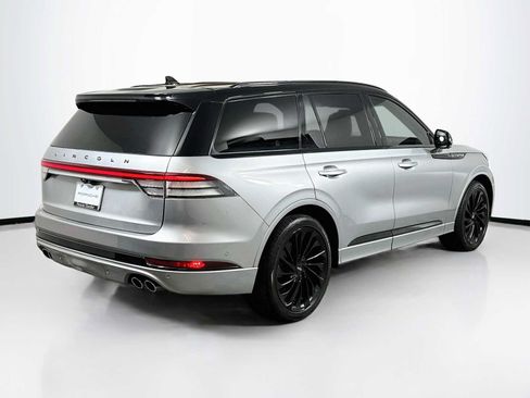 Used 2023 Lincoln Aviator Black Label AWD/4WD image 9