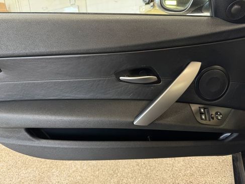 Used 2005 BMW Z4 2.5i RWD image 10
