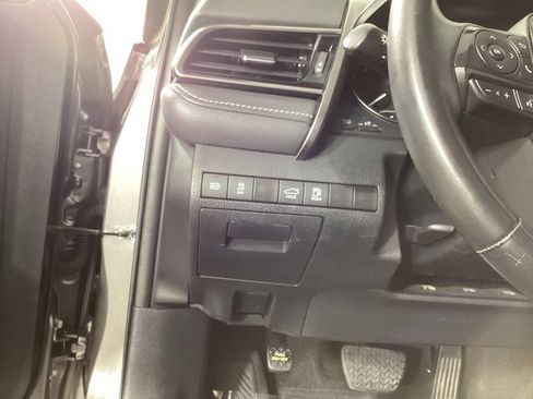 Used 2024 Toyota Camry SE w/ Convenience Package FWD image 12