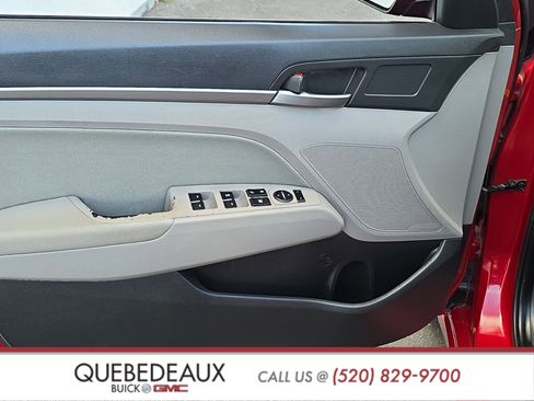 Used 2017 Hyundai Elantra SE image 9