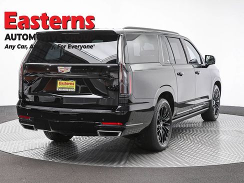 Used 2026 Cadillac Escalade ESV Luxury w/ Touring Package AWD/4WD image 5