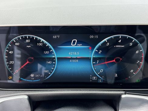 Used 2021 Mercedes-Benz GLB 250 image 25