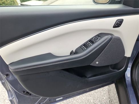 Used 2021 Ford Mustang Mach-E Premium image 12