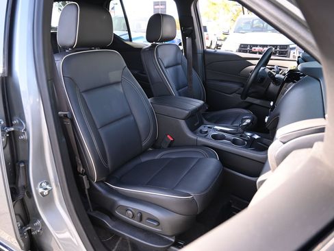 Used 2023 Chevrolet Traverse Premier FWD image 26