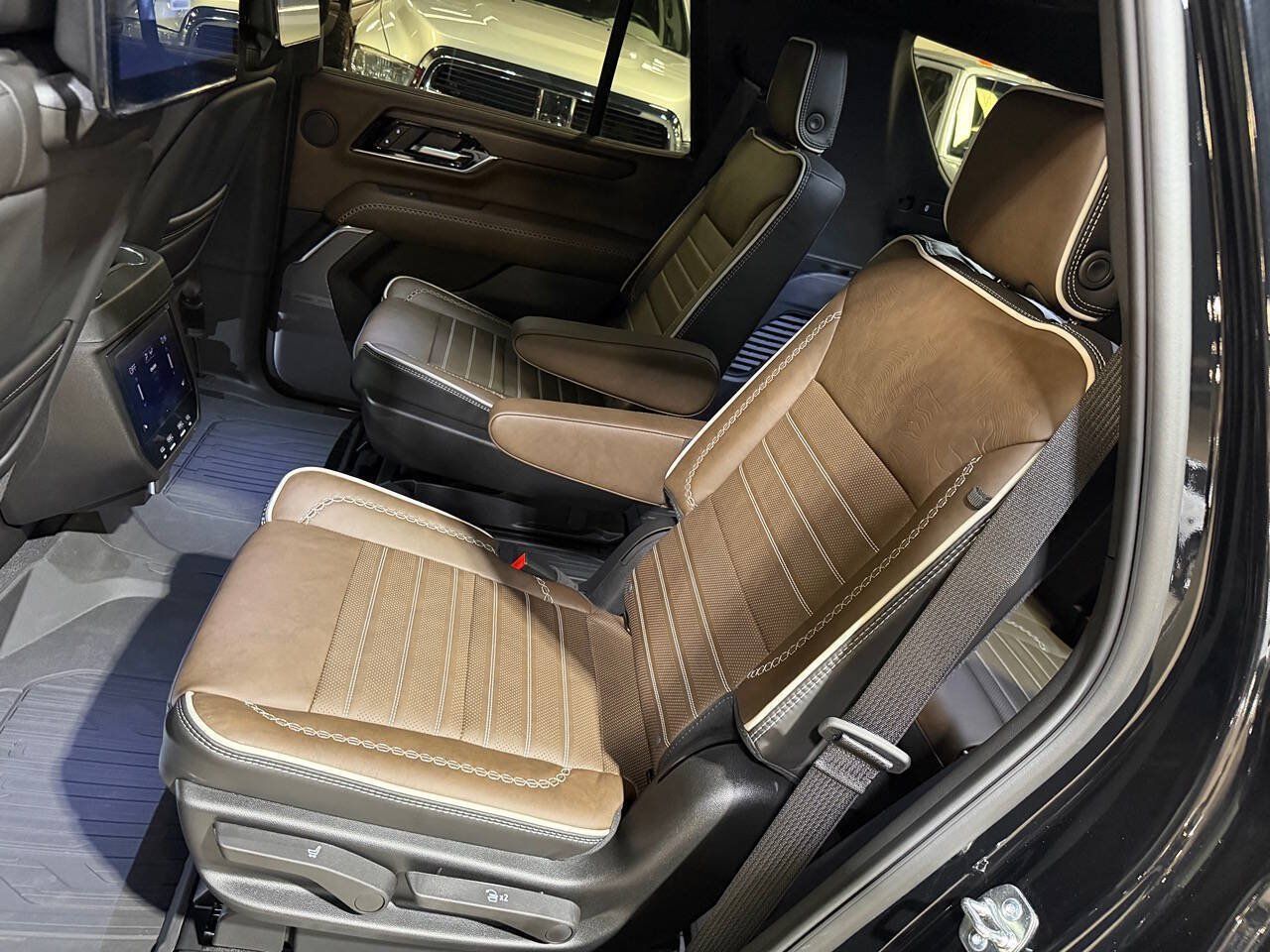 Used 2026 GMC Yukon Denali Ultimate w/ LPO, Floor Liner Package AWD/4WD image 27