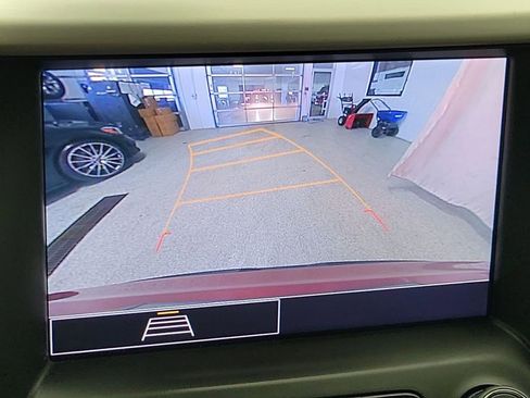 Certified 2023 GMC Acadia SLE w/ Driver Convenience Package FWD image 9