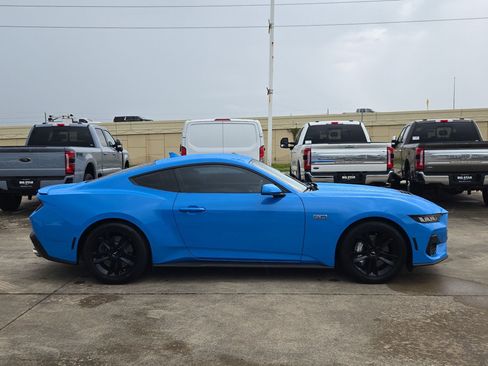 Used 2024 Ford Mustang GT RWD image 2
