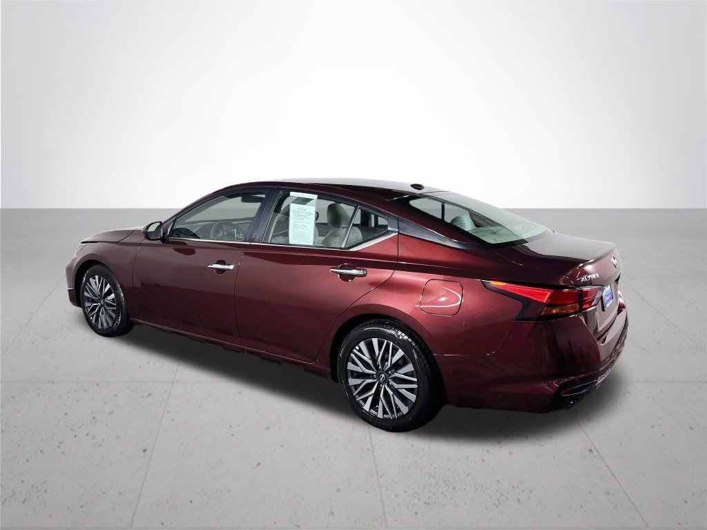 Used 2025 Nissan Altima 2.5 SV FWD image 8
