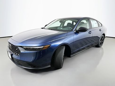 New 2025 Honda Accord SE image 3