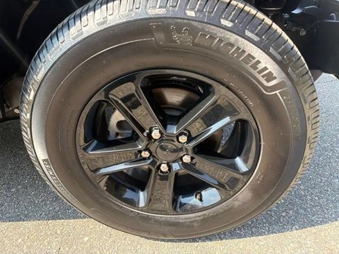 Used 2020 Jeep Wrangler Unlimited Sahara AWD/4WD image 25