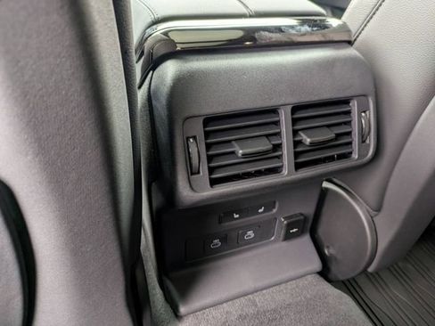 New 2026 Land Rover Range Rover Velar Dynamic SE image 13