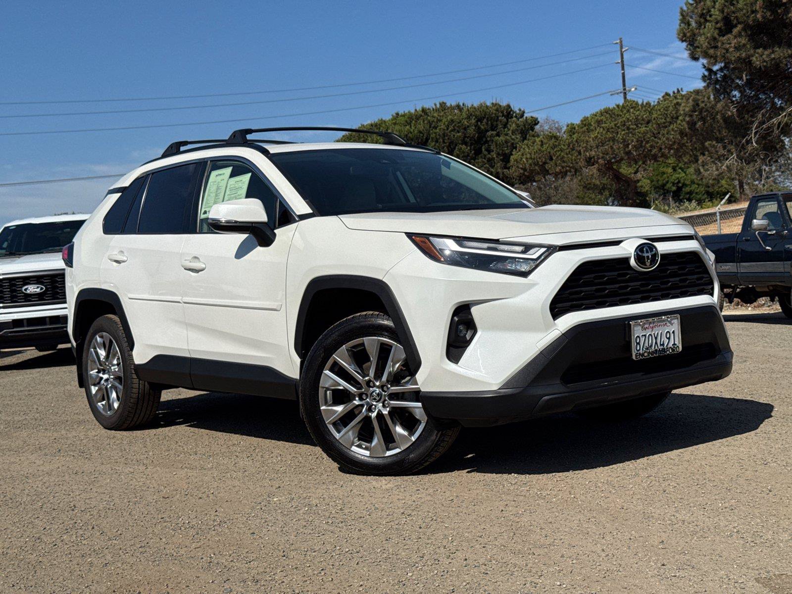 Used 2022 Toyota RAV4 XLE Premium w/ Carpet Mat Package (TMS) AWD/4WD image 2