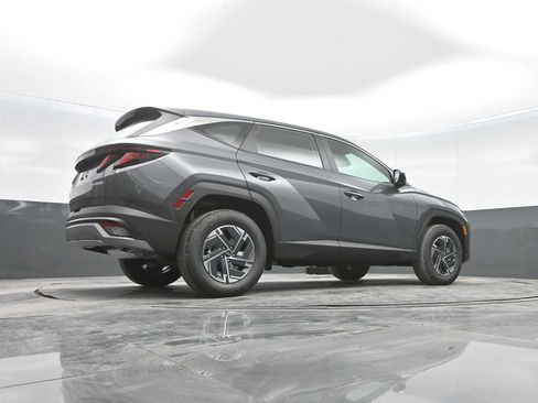 New 2026 Hyundai Tucson Blue SE image 37