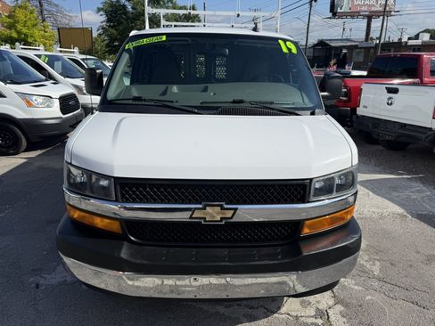 Used 2019 Chevrolet Express 2500 w/ Driver Convenience Package RWD image 2
