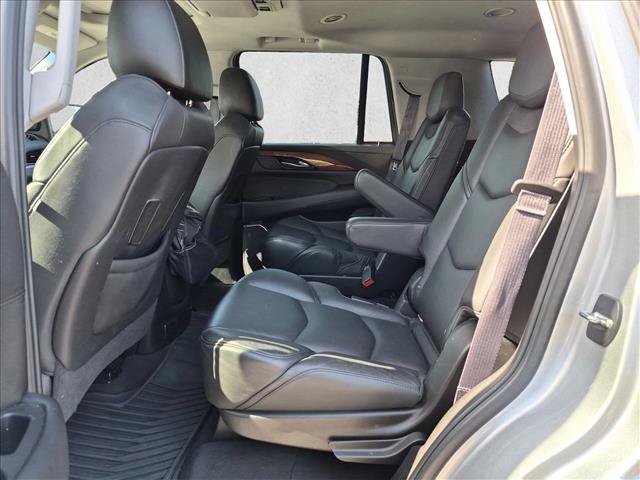 Used 2017 Cadillac Escalade Premium Luxury RWD image 21