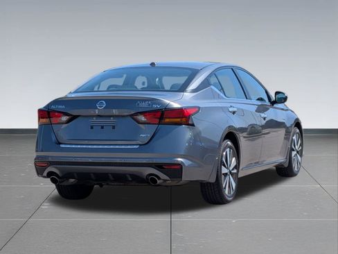 Used 2022 Nissan Altima 2.5 SV w/ SV Premium Package AWD/4WD image 5