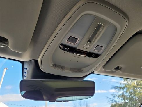 Used 2022 Volvo XC60 B5 Inscription w/ Advanced Package image 18