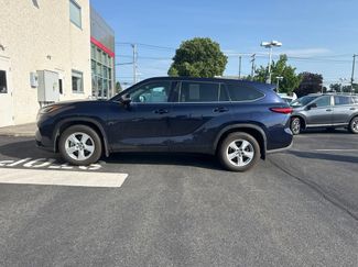 Used 2021 Toyota Highlander LE AWD/4WD video 2