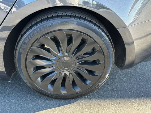 Used 2025 Tesla Model 3 Long Range RWD image 8
