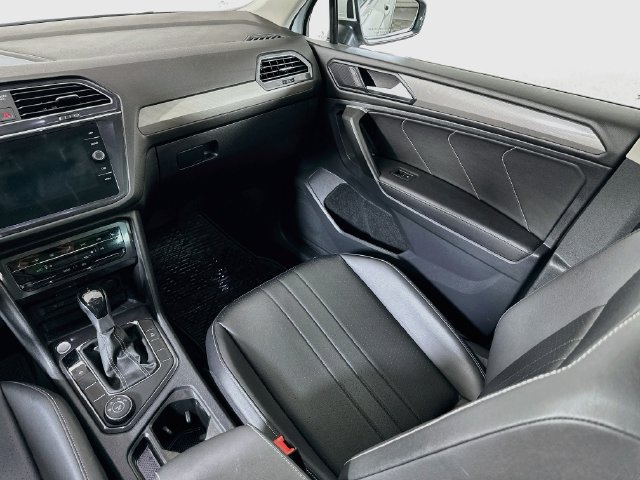 Certified 2024 Volkswagen Tiguan SE AWD/4WD image 24