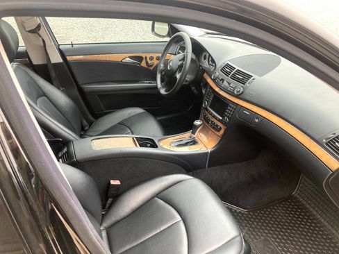 Used 2008 Mercedes-Benz E 350 4MATIC Sedan image 11
