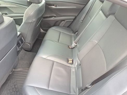 Used 2025 Toyota Camry XLE image 8