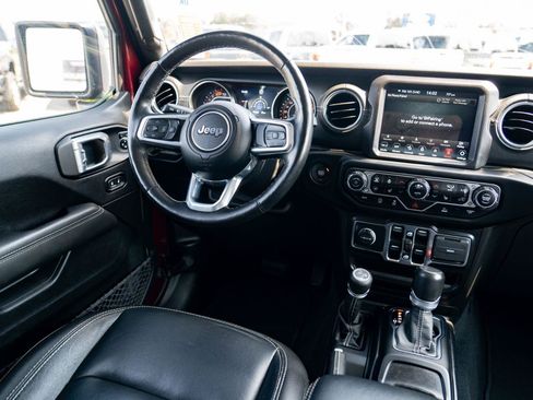 Used 2021 Jeep Wrangler Unlimited Sahara AWD/4WD image 25