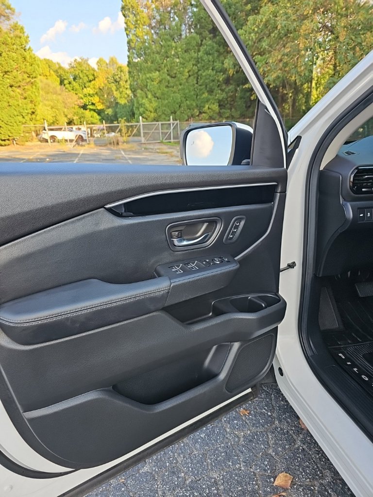 Used 2025 Honda Pilot EX-L image 24
