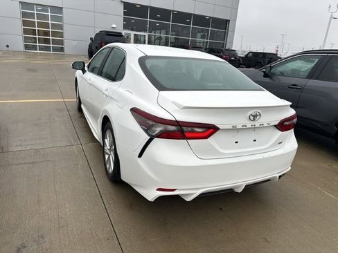 Used 2023 Toyota Camry SE image 5