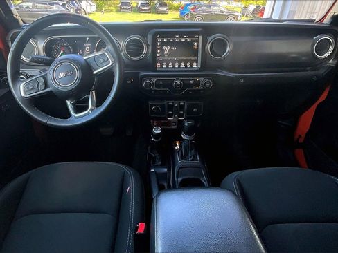 Used 2023 Jeep Wrangler Unlimited Rubicon 4xe image 6