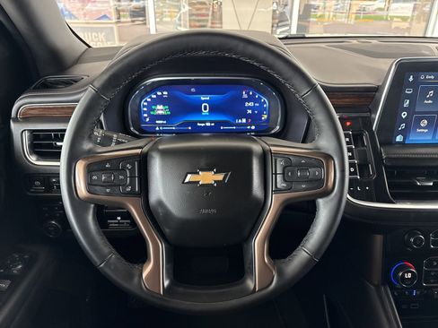 Used 2024 Chevrolet Suburban High Country AWD/4WD image 32