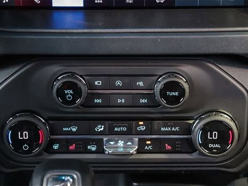 New 2025 Ford Bronco Badlands image 14