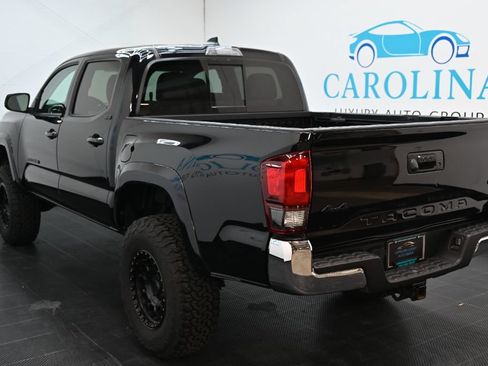 Used 2020 Toyota Tacoma SR5 AWD/4WD image 5
