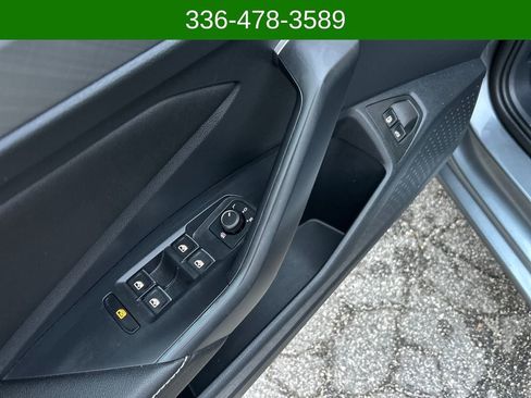 Used 2024 Volkswagen Jetta SE image 11