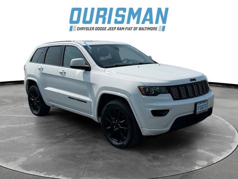 Used 2020 Jeep Grand Cherokee Altitude AWD/4WD image 1