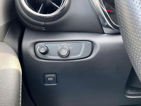 Used 2024 Chevrolet Blazer LT image 37