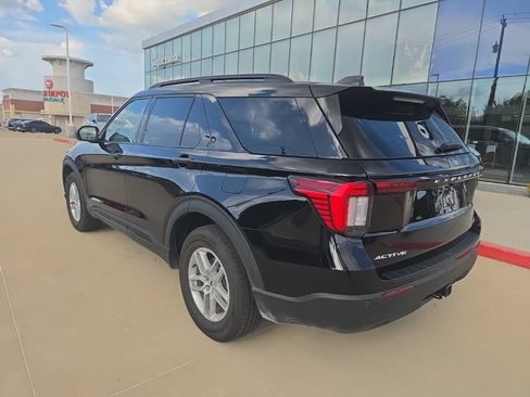 Used 2026 Ford Explorer Active AWD/4WD image 9
