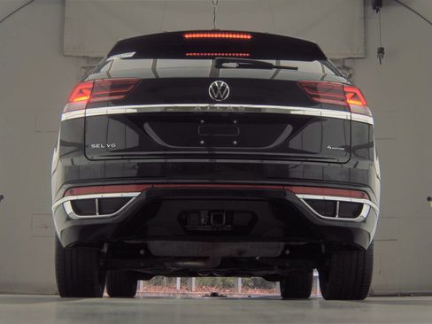 Used 2023 Volkswagen Atlas Cross Sport SEL Premium R-Line AWD/4WD image 11