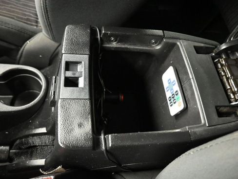 Used 2012 Jeep Wrangler Unlimited Sahara image 18