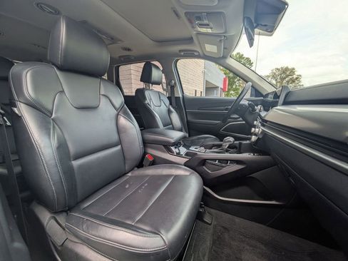 Used 2025 Kia Telluride S FWD image 32