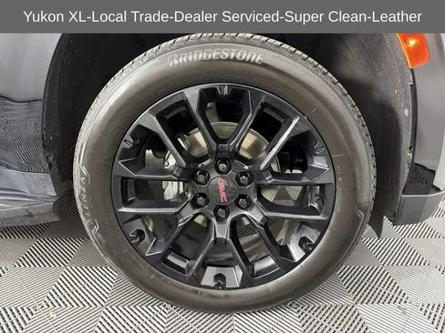 Used 2022 GMC Yukon XL SLT w/ SLT Luxury Package image 19