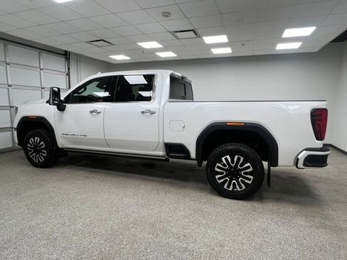 Used 2024 GMC Sierra 3500 Denali Ultimate image 6