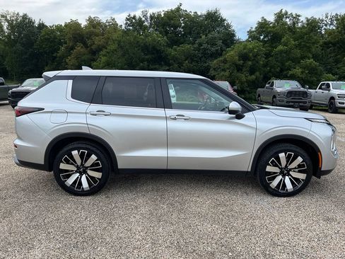 Used 2025 Mitsubishi Outlander SE AWD/4WD image 8