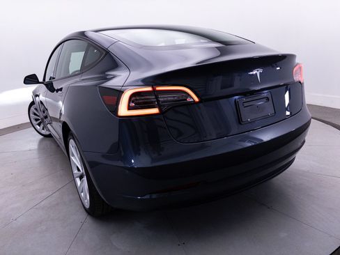 Used 2023 Tesla Model 3 Standard Range RWD image 4