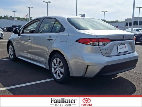 Certified 2024 Toyota Corolla LE AWD/4WD image 4