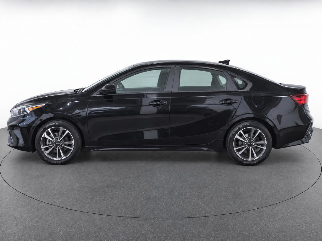 Used 2023 Kia Forte LXS FWD image 5