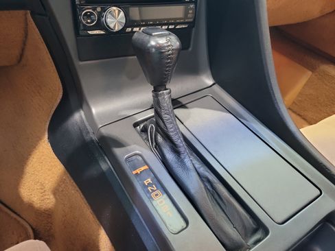 Used 1991 Chevrolet Corvette Convertible RWD image 6