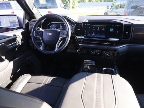 Used 2023 Chevrolet Silverado 1500 High Country w/ High Country Premium Package AWD/4WD image 25