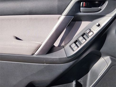 Used 2015 Subaru Forester 2.5i Premium w/ All-Weather Package image 22