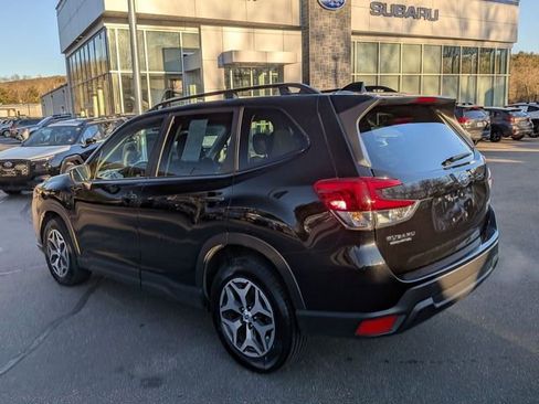 Used 2023 Subaru Forester Premium image 5